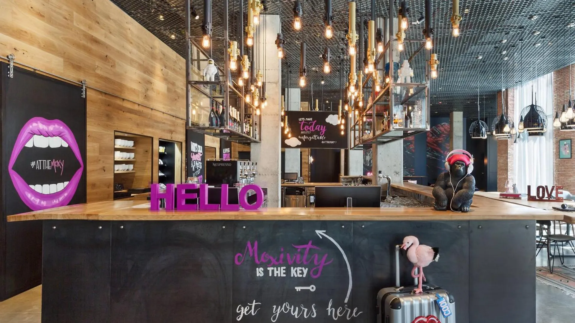 Moxy Tbilisi Otel