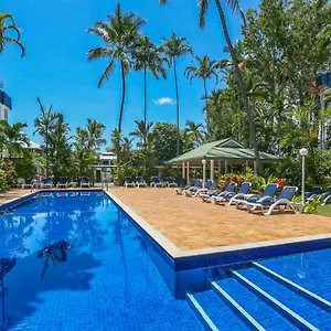 agincourt-beachfront-apartments.queenslandhotels.net/